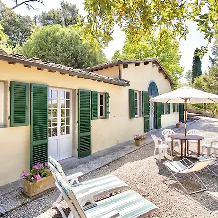 Prestigious With Shared Panoramic Swimming Pool In