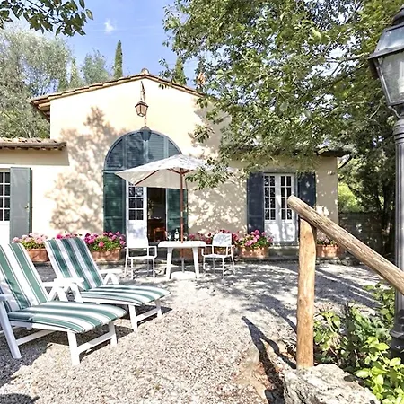 Prestigious With Shared Panoramic Swimming Pool In Villa