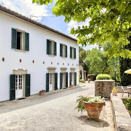 Villa Prestigious With Shared Panoramic Swimming Pool In Cortona