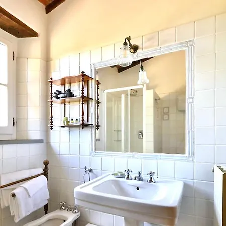 Villa Prestigious With Shared Panoramic Swimming Pool In Cortona