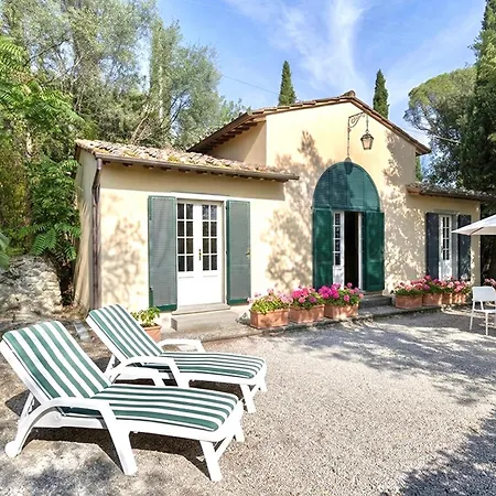 Villa Prestigious With Shared Panoramic Swimming Pool In *